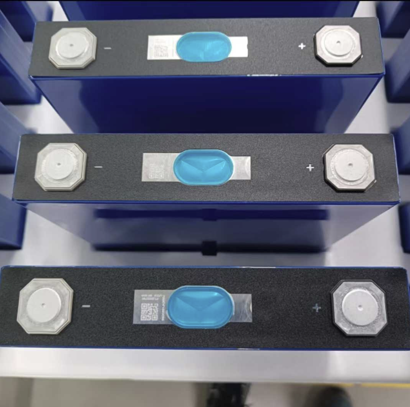 EVE LF125H 3.2V Batterie Zellen Orientatiounteg Auto benotzt EVE LF125H 3.2V Batterie Zellen Guidance EVE LF125H Battery Cells high quality car used EVE LF125H 3.2V Battery Cells Guidance